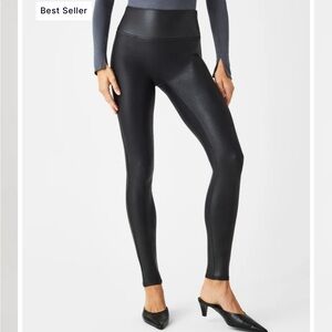 Like new Spanx infamous “faux leather” compression leggings